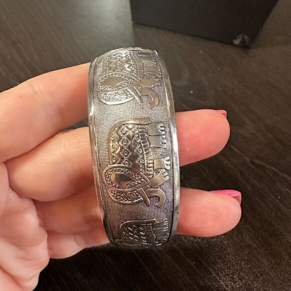 Vintage silver plated thai elephant cuff bracelet! - Picture 3 of 11